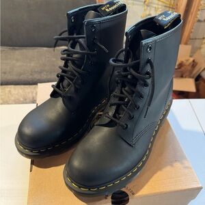 Dr. Martens 1460 Black Greasy Leather Boots | Men’s 9 Women’s 11 | Like New